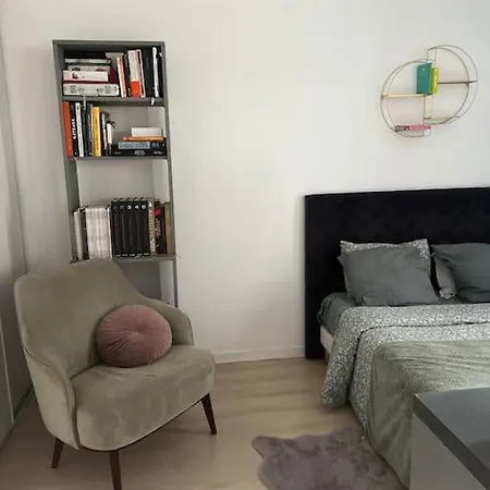 Cosy With Terrace Appartamento *